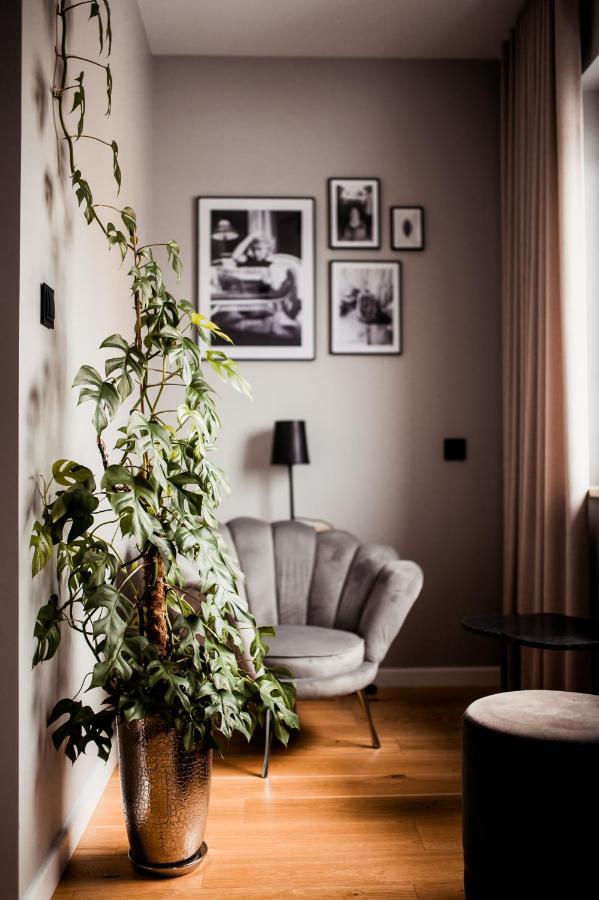 Boutique Hotel Rabbit Hole Кельце Экстерьер фото