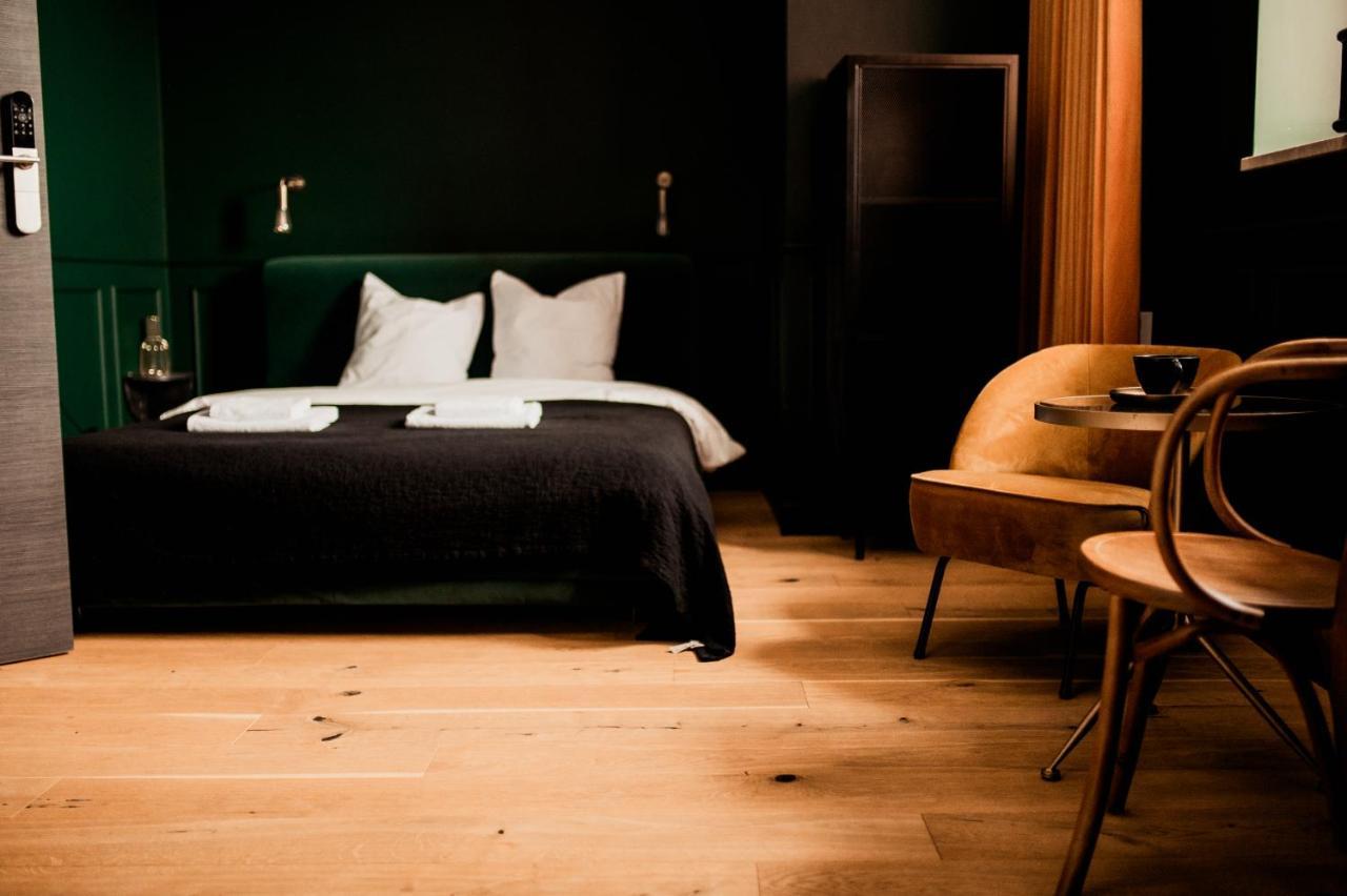 Boutique Hotel Rabbit Hole Кельце Экстерьер фото