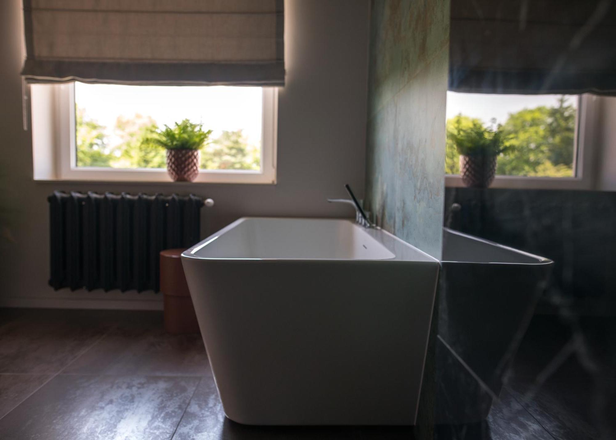 Boutique Hotel Rabbit Hole Кельце Экстерьер фото